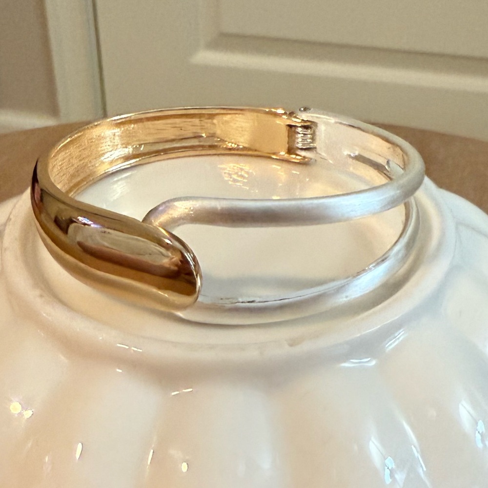 Elegant Two-Tone‎ Bangle Bracelet